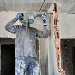 Демонтаж перегородок: особенности, этапы и советы по выполнению работ